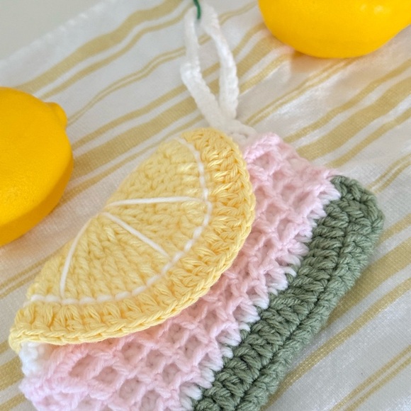 🍋 Mini Lemon Crochet Bag - Picture 2 of 8